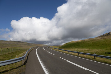 Freie Fahrt auf den Färöer Inseln 