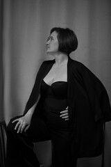 photo shoot woman in black 
black and white photo