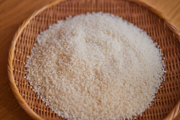 ザルに盛られたお米