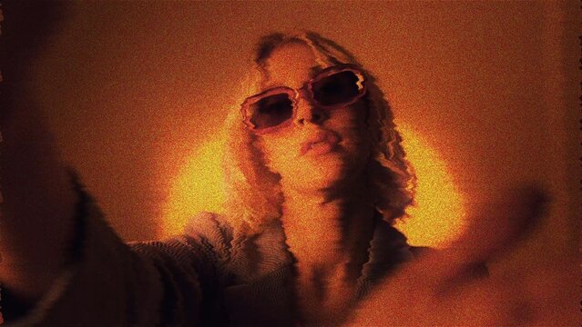 Analog Glitch Transition