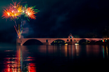 Feu d'artifice &agrave; Avignon sur le Rh&ocirc;ne 