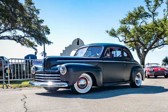 1946 Ford Super Deluxe Club Coupe
