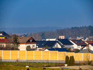 Lärmschutzwand an einer Bundesstrasse