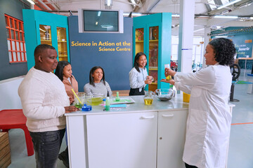 Children doing experiments at Science Center