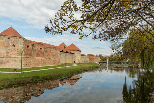 3 november 2024, Fagaras, Romania. Fagaras citadel, an medieval castle for defending. Cloude autumn day, tourist spot, travel destination in eastern Europe. Cetatea Făgărașului, a Romanian fortress.