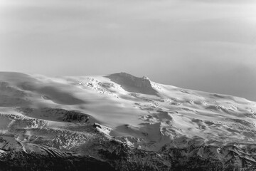 Obraz premium snow covered mountains pretty winter sport iceland