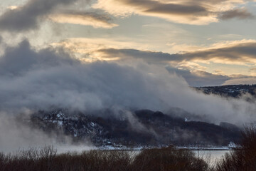 Blu Hour - Ora Blu Sulle rive del Lago di Campotosto in una serata invernale