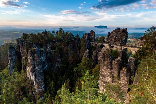 Bastei in der Landschaft