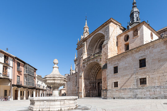 Catedral g&oacute;tica de El Burgo de Osma, Soria en la comunidad de Castilla y Le&oacute;n. Espa&ntilde;a. (Catedral de la Asunci&oacute;n de la Virgen , bien de inter&eacute;s cultural )
