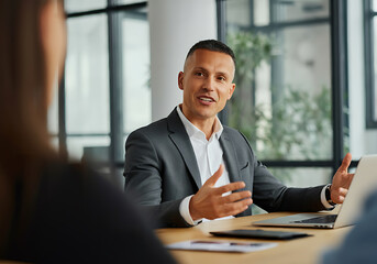 회사 비즈니스 ceo 대표 임원 일상 회의 상담하는 회사원