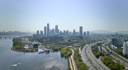 올림픽대로,아파트,서울마리나,한강,여의도샛강,국회의사당,증권가,고층빌딩,여의도,영등포구,서울 © JinChang