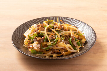 牛肉と野菜の甘辛炒め（蓮根　ピーマン　もやし）