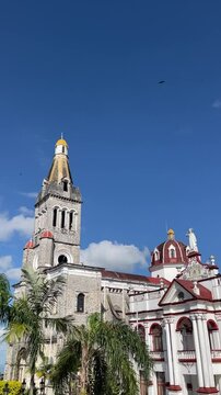 Vertical video of Cuetzalan Cathedral and government building
