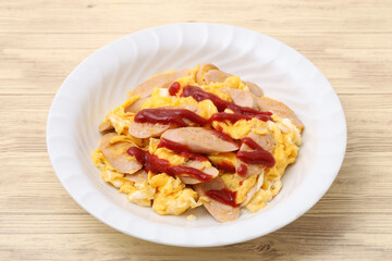 魚肉ソーセージと玉子の炒め物