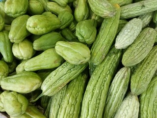 Stack the bitter melon from above.