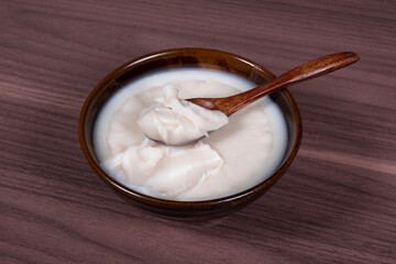 Lard congealed in a China bowl