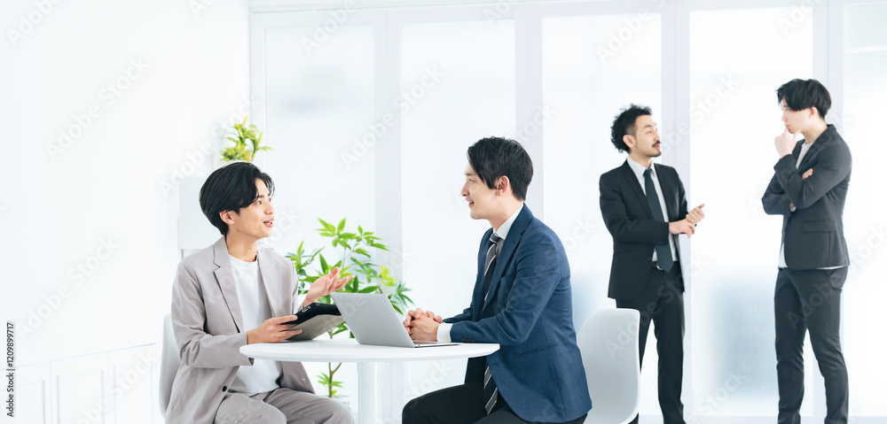 Poster ミーティング、ビジネスマン、ビジネス、会話、会議、オフィス、ロビー、グループ、会社員、人材、面談、商談、商談会、ラウンジ、交渉、チームワーク、大勢、多人数、複数、マッチング、話す、ディスカッション、パーティー、同僚、日本人、男性、スーツ、チーム、仲間、相談、企業、サラリーマン、アドバイザー、顧問、コンサルタント、コンサルティング、スタッフ、店員、営業、販売、相談員、説明、ショップ、仕事、職場、店舗