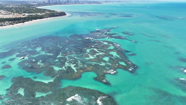 PRAIA NO NORDESTE MUITO LINDA E AZUL, UM VERDADEIRO PARAISO  (A VERY BEAUTIFUL AND BLUE BEACH IN THE NORTHEAST, A TRUE PARADISE)