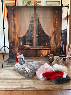  Weihnachts-Fotohintergrund mit einem gem&uuml;tlichen Fenster-Motiv, f&uuml;r Fotoshootings 