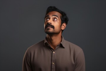 Obraz premium Indian man portrait looking adult