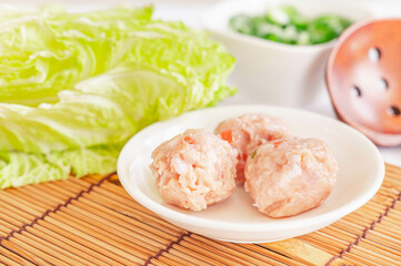 軟骨入り鶏だんご