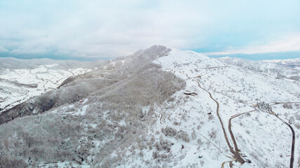 Ciudad de Pietrapertosa en las Dolomitas Lucanas, montañas de Italia en Basilicata 