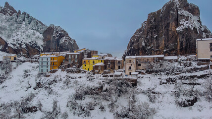 Ciudad de Pietrapertosa en las Dolomitas Lucanas, montañas de Italia en Basilicata 
