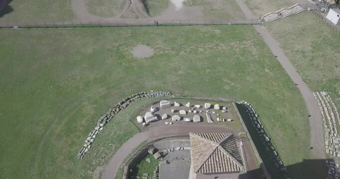 Roma Coliseu It&aacute;lia Hist&oacute;ria Arquitetura Antiguidade Arte Piazza Europa Arquitetura Turismo Monumentos Cultura Patrim&ocirc;nio Mundial Imp&eacute;rio Romano Ru&iacute;nas F&oacute;rum Romano Arcos Estradas Museus 