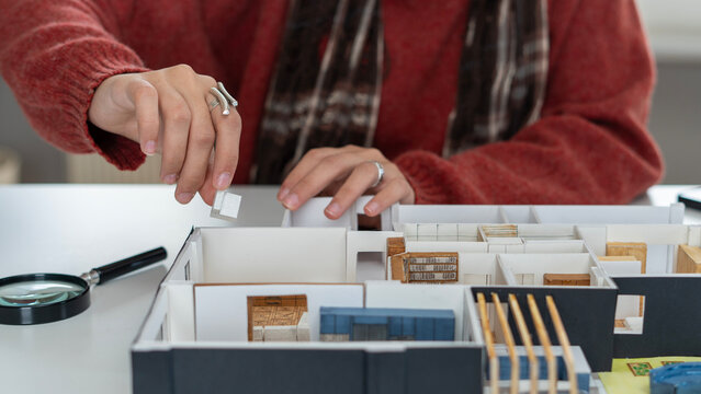 interior designer making apartment model