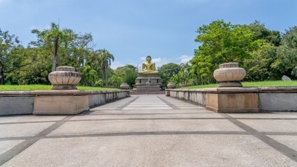 Buddha Statue, Viharamahadevi Park