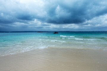 Fototapeta premium Dark clouds on the ocean