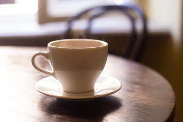 Obraz premium a cup of fragrant coffee in a restaurant on the table