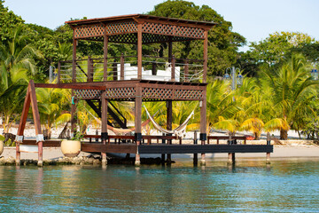 La Isla de Barú es una zona costera situada al sur y a 45 minutos en lancha de Cartagena, Colombia, famosa por sus playas blancas y agua turquesa.