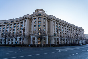 Fototapeta premium Bucharest, Romania — January 18, 2025: View of Constitution Square and nearby houses. City landscape.