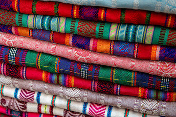 Telas de colores tipicas de Guatemala en el mercado
