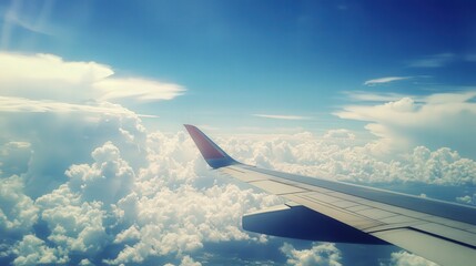 Obraz premium A serene sky filled with soft clouds, inspiring wanderlust for travelers.