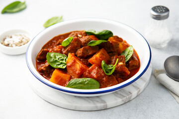 Beef goulash with pumpkin