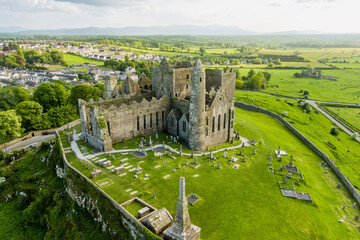 Naklejka premium The Rock of Cashel, also known as Cashel of the Kings and St. Patrick's Rock, a historic site located at Cashel, County Tipperary. Most famous tourist attractions in Ireland.
