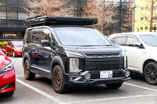 Mitsubishi Delica D:5