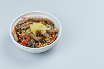 buckwheat noodles, onion, bell pepper, mushrooms, carrots, 