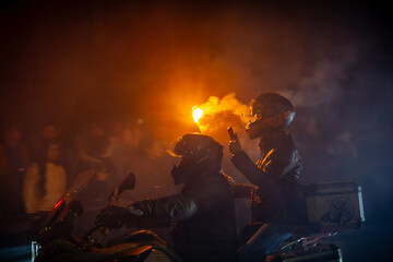 Fototapeta premium 15 de enero 2025 concentración motera pingüinos desfile de antorchas en Valladolid España