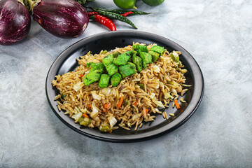Stir fried rice with chicken