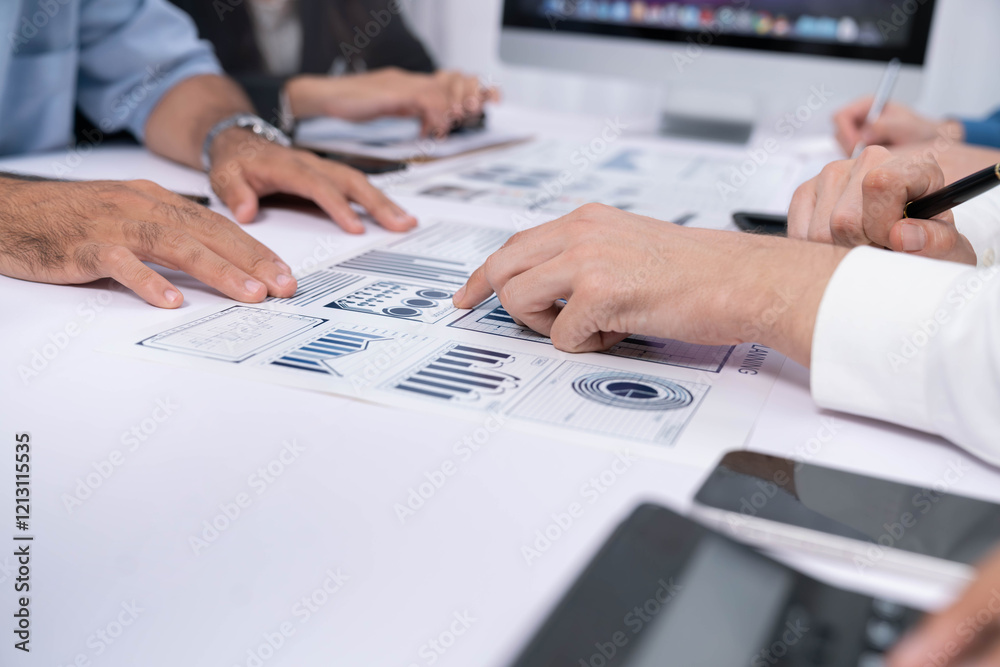 Leinwandbilder analyst team utilizing bi fintech to analyze financial data at table in meeting room. businesspeople