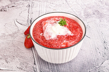 Strawberry soup with strachatella cheese