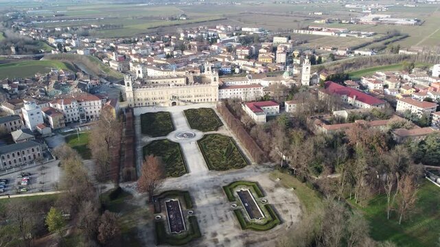 Veduta aerea del Palazzo Ducale di Colorno a Parma e dei suoi giardini, noto anche come Reggia di Colorno, &egrave; un edificio nel territorio di Colorno (provincia di Parma), Emilia Romagna, Italia