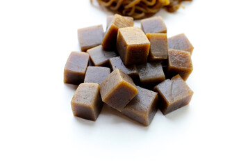 Konjac yam cake mixed with seaweed