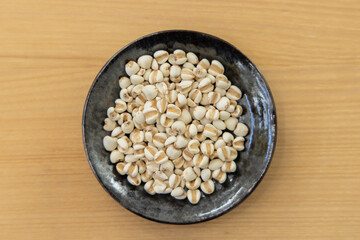 漢方　生薬　ハトムギ　ヨクイニン　薏苡仁