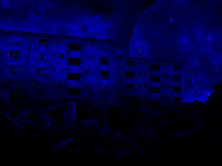 青い満月と古い荒れ果てた廃墟の団地
