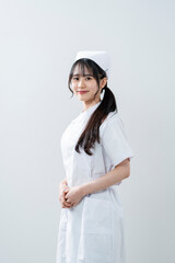 ナース服を着た女性