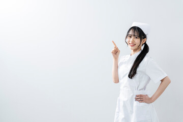 ナース服を着た女性